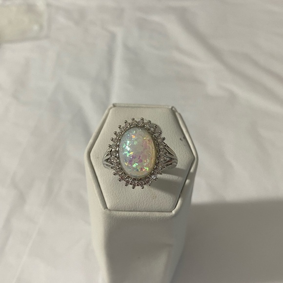 EMERALD FLOWER WEDDING BRIDAL ENGAGMENT PROMISE RING - Picture 2 of 10